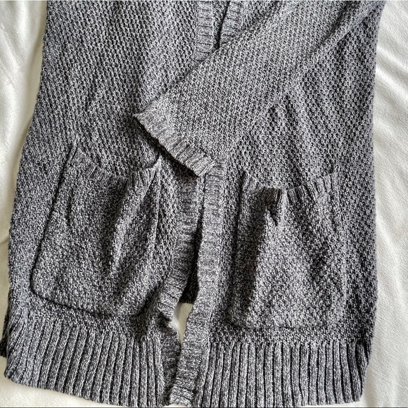 Urban Outfitters Cardigan - Picture 2 of 4